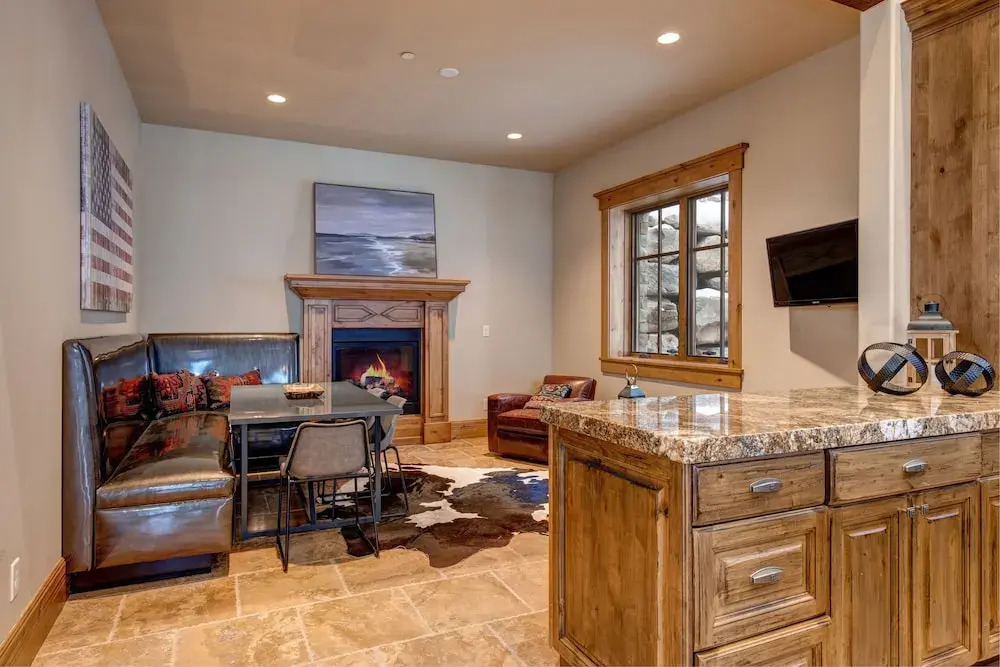 New Listing! Benoit Lookout W/ Theater & Hot Tub 5 Bedroom Home