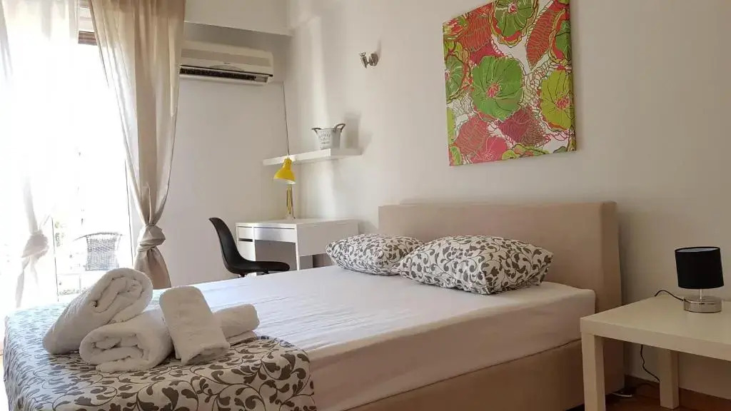Errathens Wheat Apartment - Athens Center, 3 Bd, 1 Bath