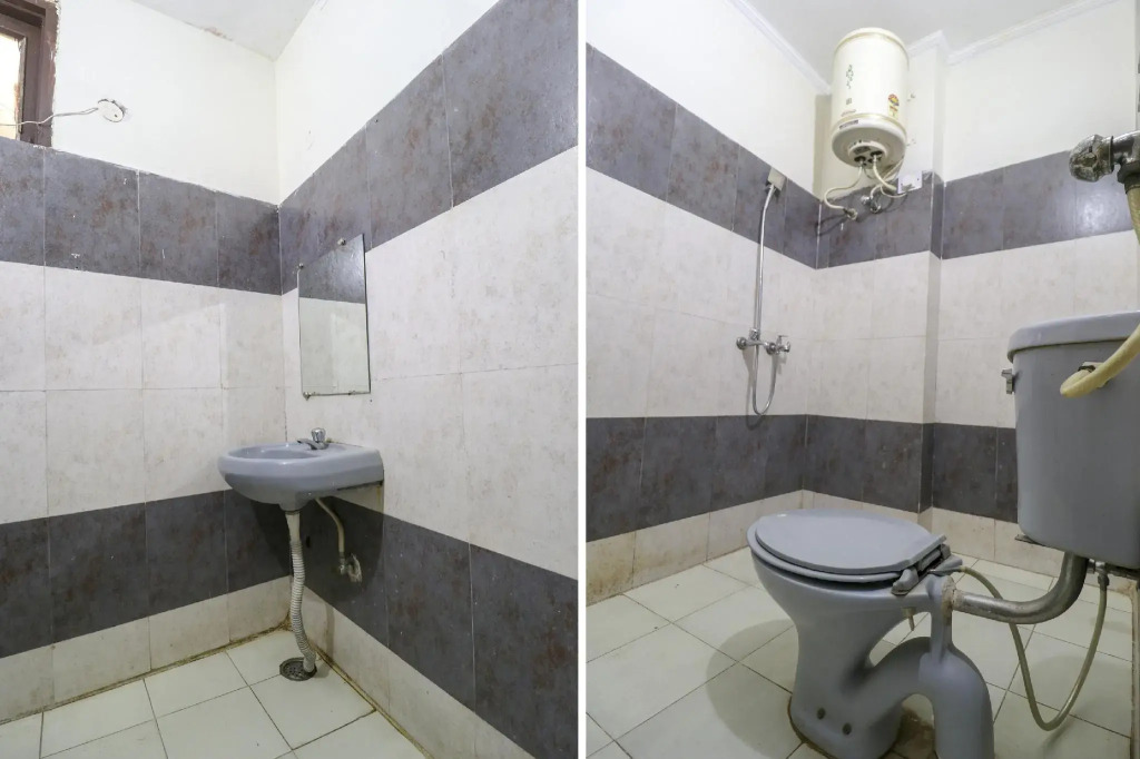 OYO 77025 Hotel Aman 42