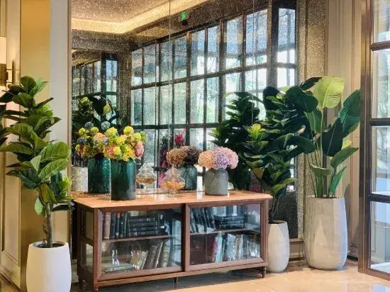 Julaier Hotel (Shantou Mixc High-speed Railway Station)
