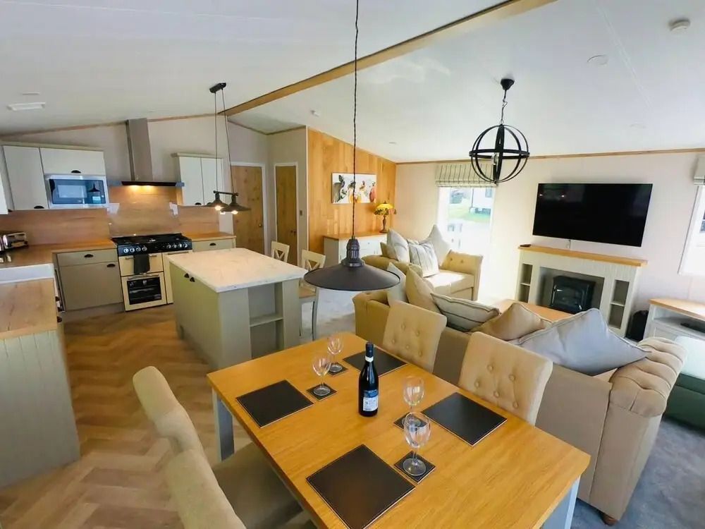 Luxury 2 Bedroom Lodge on Hoburne Devon Bay