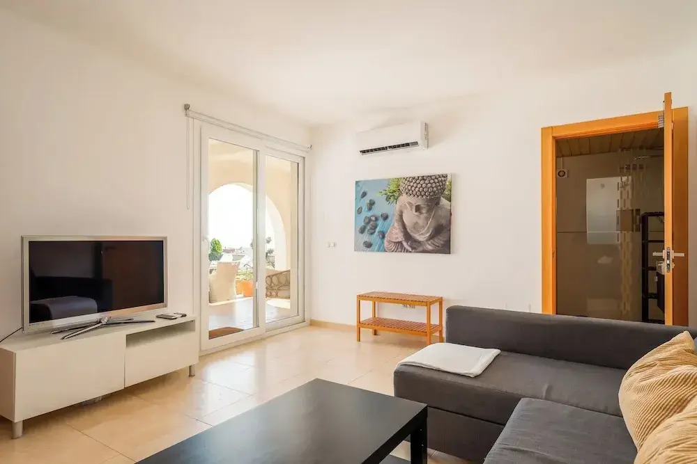 Spacious 3BR Villa with Pool and Sea Views