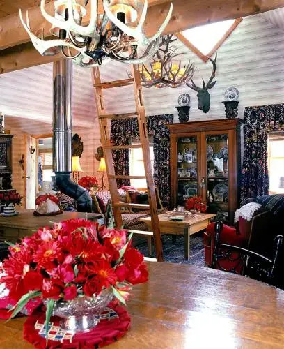 Goldilocks Cabin