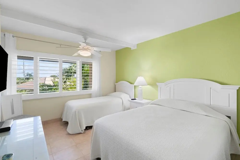 London House Seven Mile Beach Grand Cayman