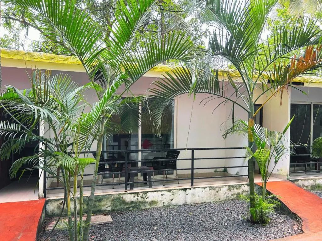 FabHotel Bay Breeze - 800M From Morjim Beach
