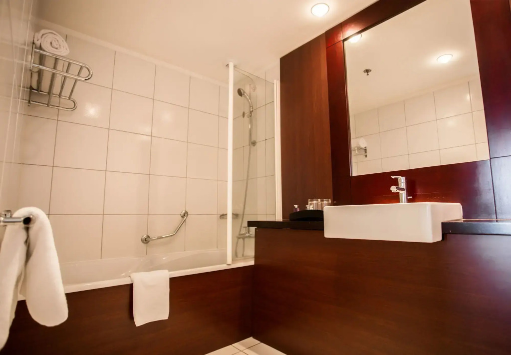 Ramada Hotel & Suites by Wyndham Noumea