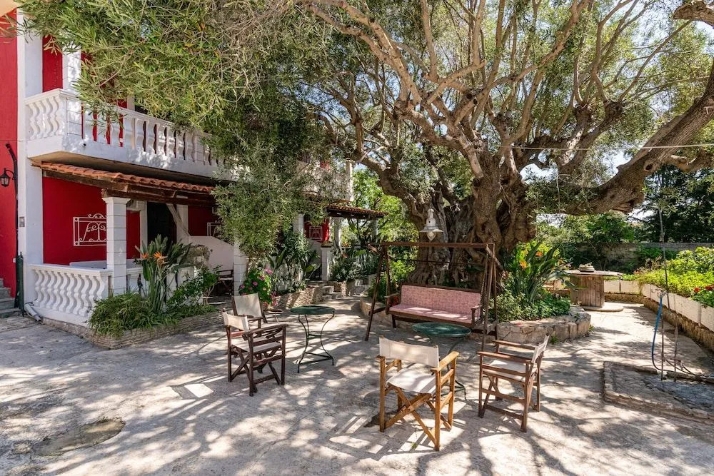 Dopias Garden Studios