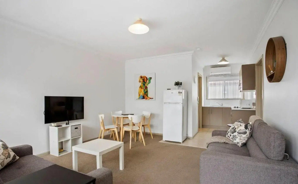 Newly Renovated Geelong Serviced Apartments by Short & Long Stays