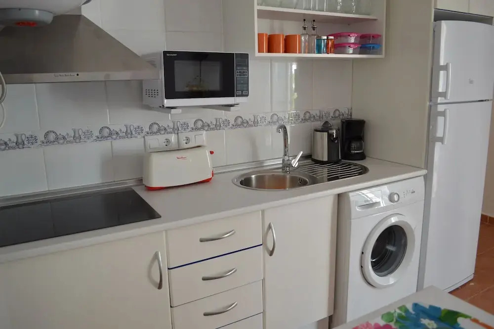 Ground floor apartment 1 bdr, private patio, South facing