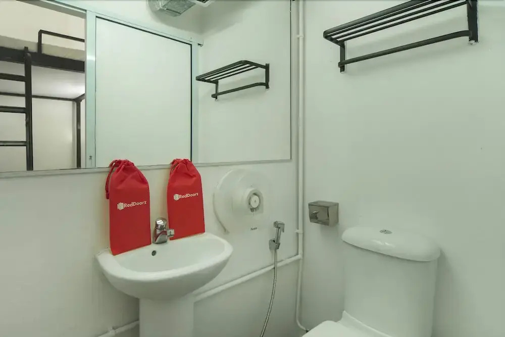 RedDoorz Hostel @ Bugis