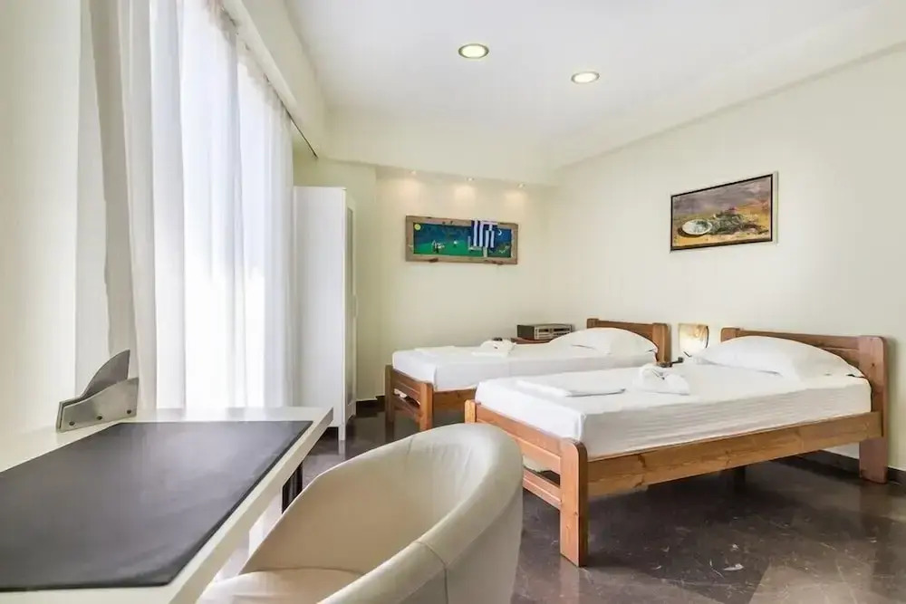 Central apartment with 5 bedrooms near the metro