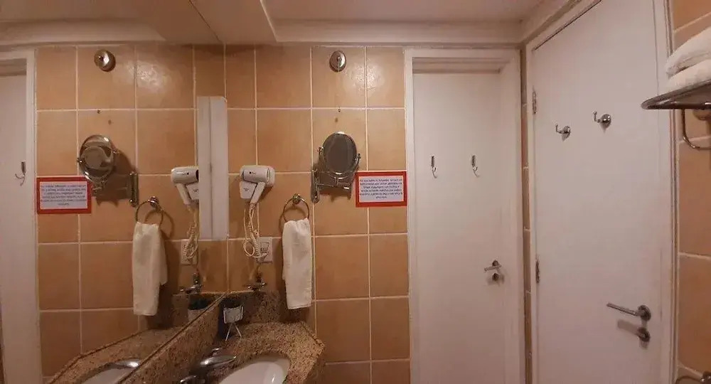 Completo em Hotel Localização Perfeita