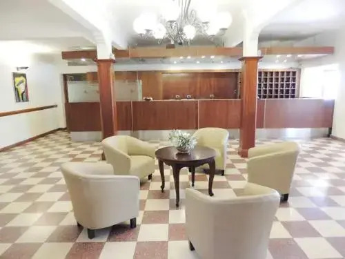 Hotel Tejas Rojas