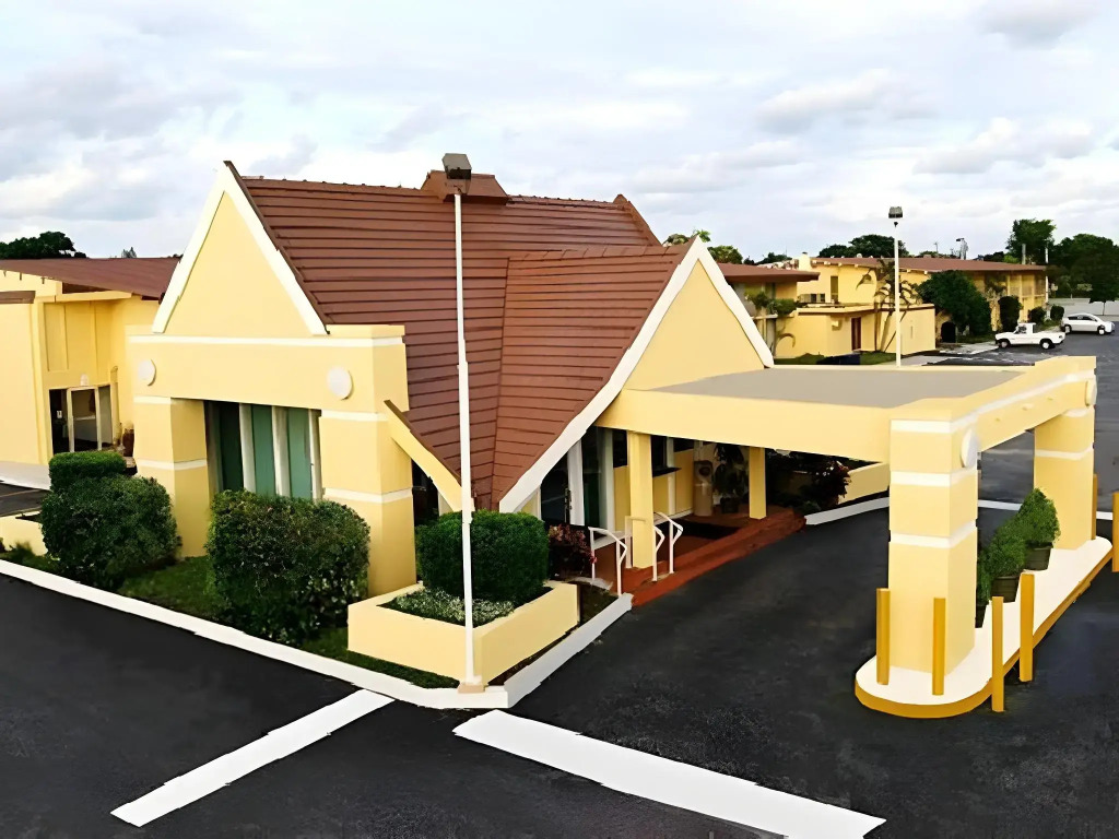 The Hollywood Gateway Inn
