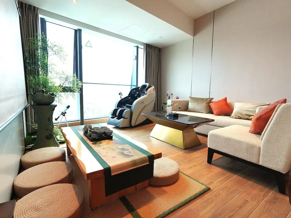Interact China Fine Condo - Novotown