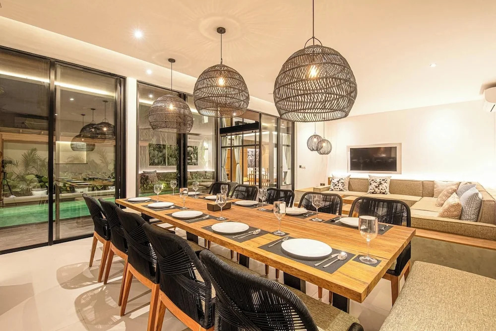 Exquisite 6BR Canggu Villa 400m to Pristine Beach