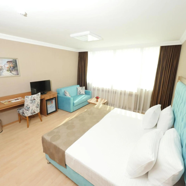 Golden Lounge Hotel