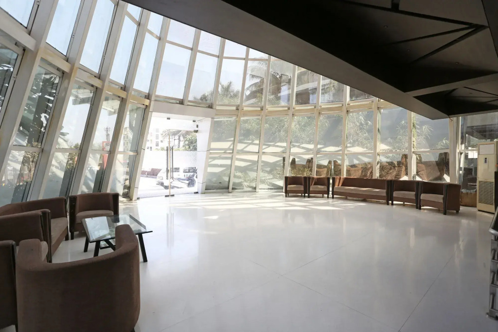 OYO 8190 Hotel Satyan Inn