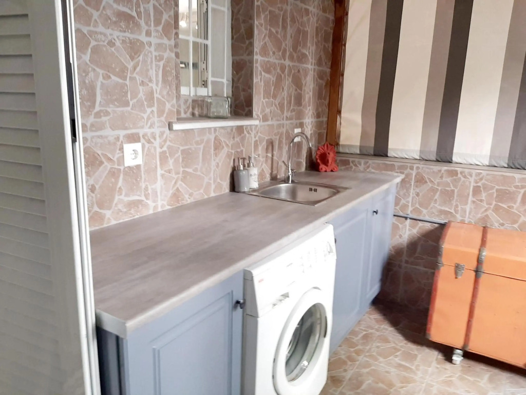 Large terrace apartment near city centre