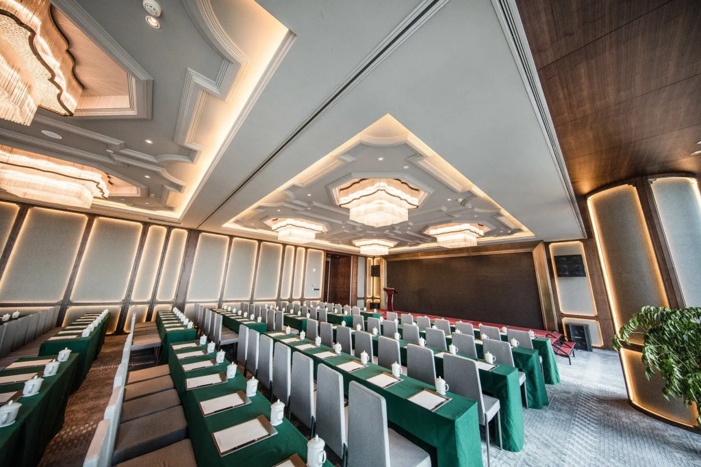 Nanjing Golden Eagle International Hotel
