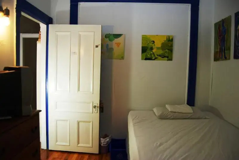 Econo Hostel