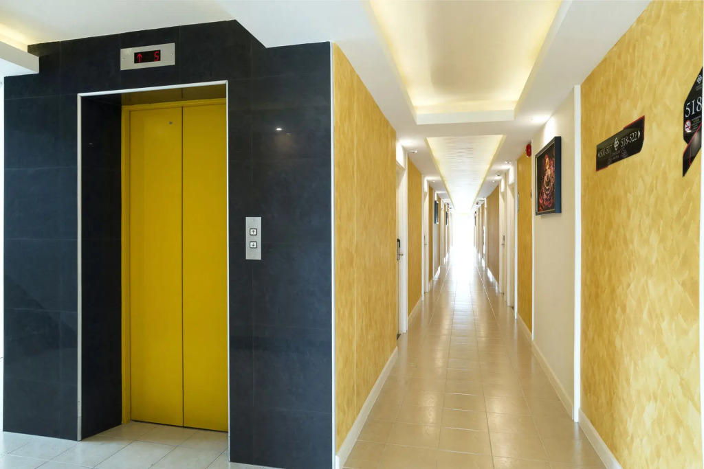 Zircon Hotel
