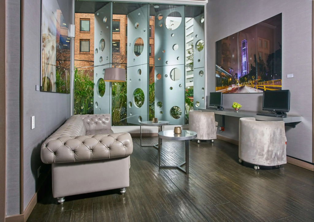 Hotel 100 Luxury Suites by Preferred
