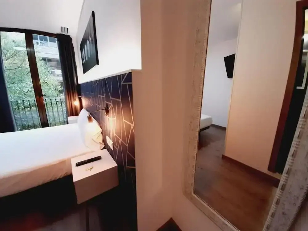 Hostal Laia by gaiarooms