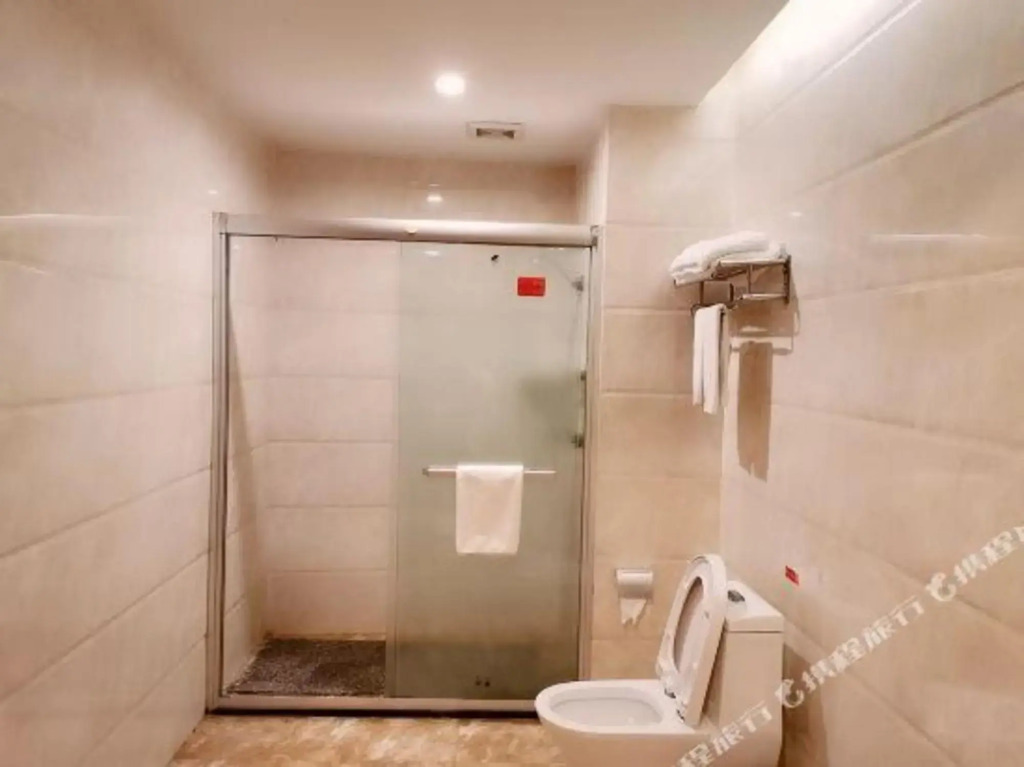 Jiangdong Yujin Holiday Hotel (Dongguan Gedi Metro Station)