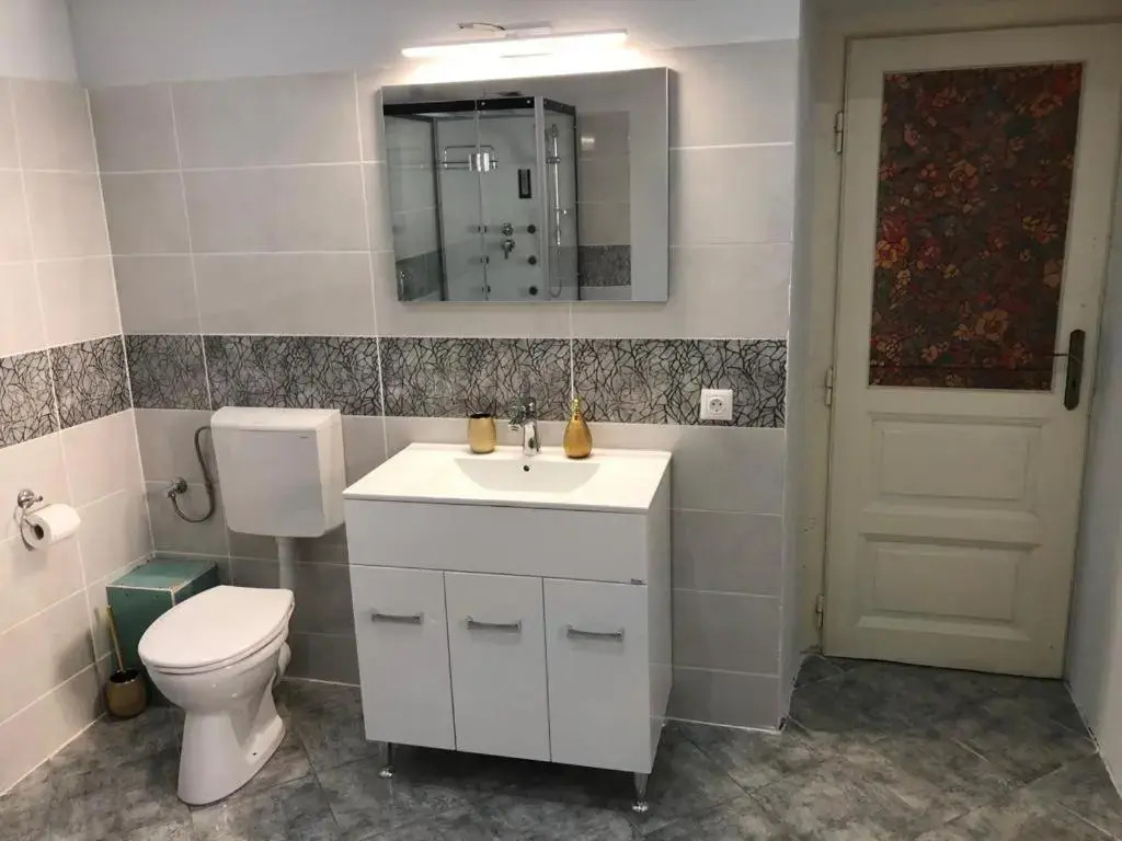 Weiss- Old Town Deluxe Apartment