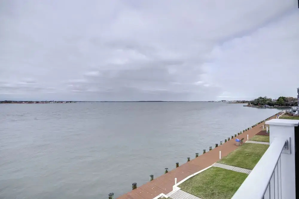 Pool & Boardwalk Access: Bayfront Ocean City Condo