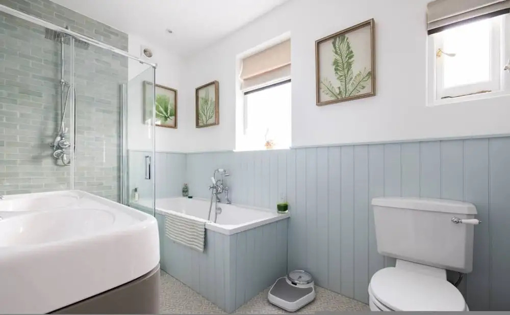 Fabulous 4 Bedroom Family Home in Fulham