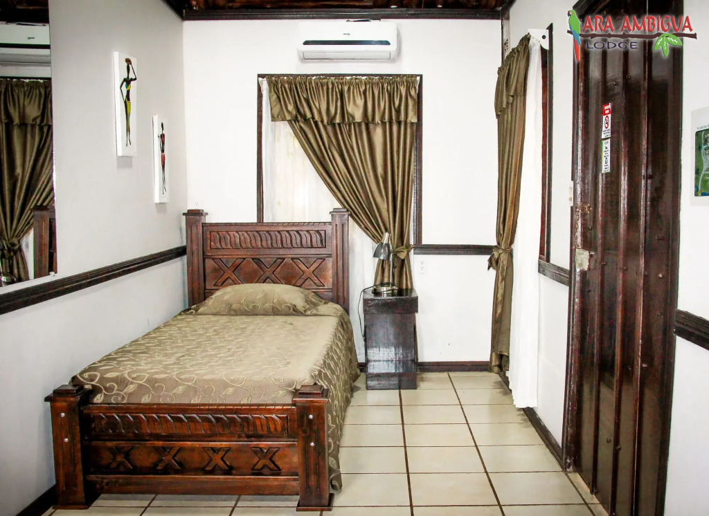 Ara Ambigua Lodge