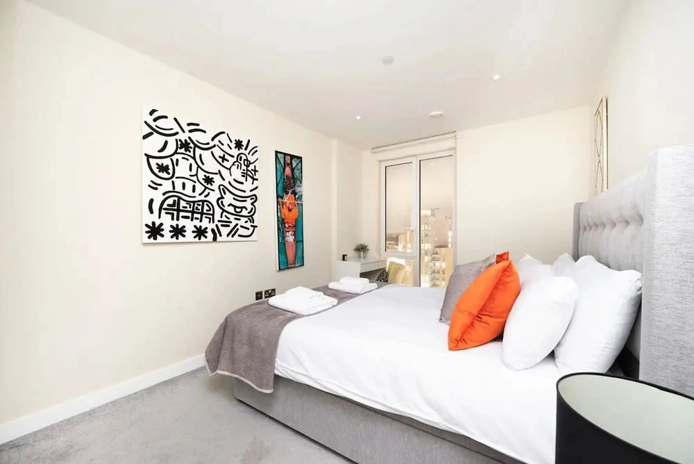 Modern Bromley Penthouse With Balcony Views