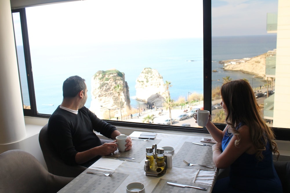 Raouche Rock Suites