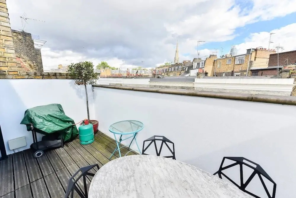 Elegant 3 bed apt With Rooftop Terrace in Pimlico