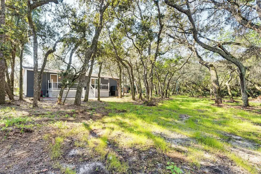 7 Mi to Disney: Pet-friendly Home w/ Yard