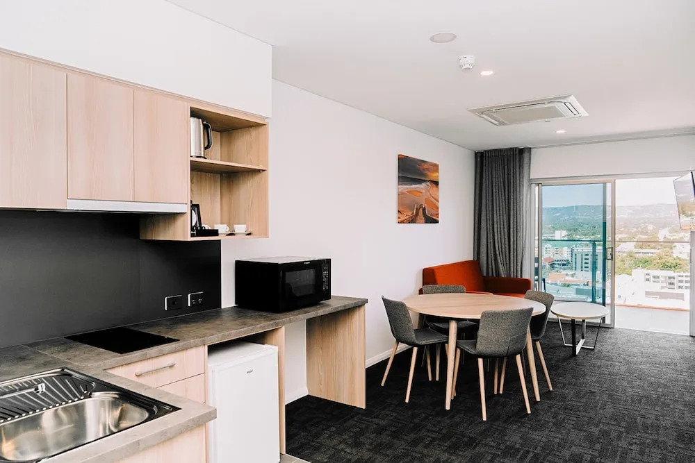 Toms Court Hotel