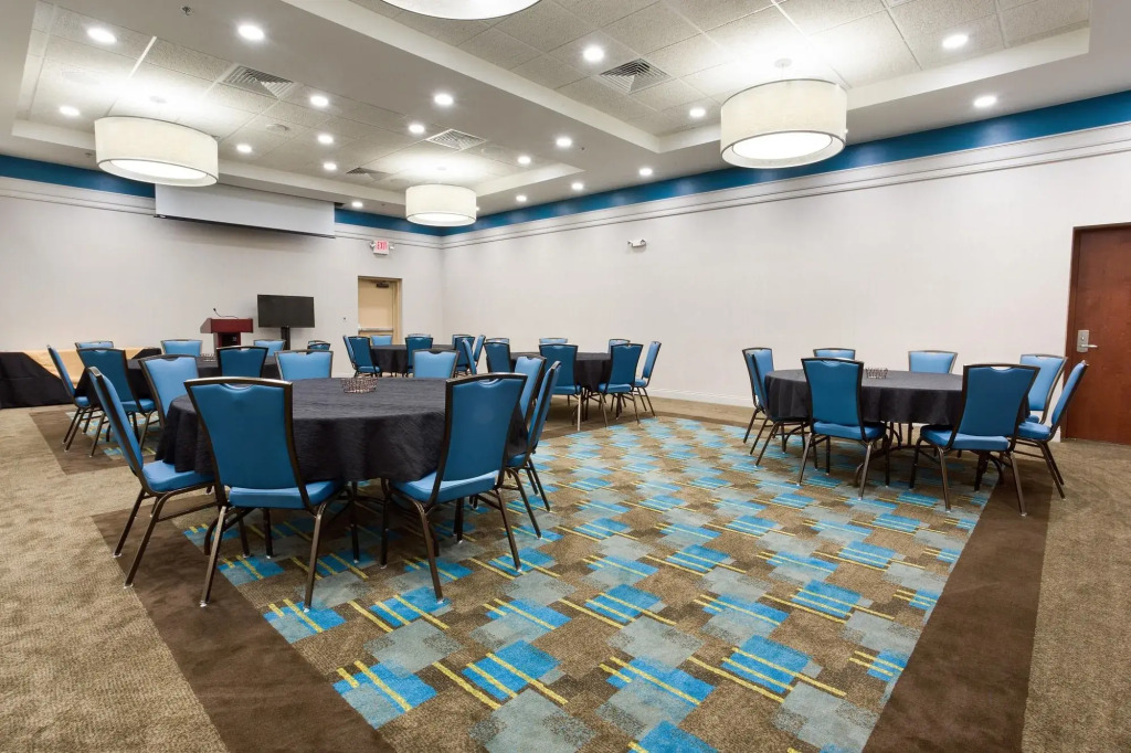 Drury Inn & Suites Grand Rapids
