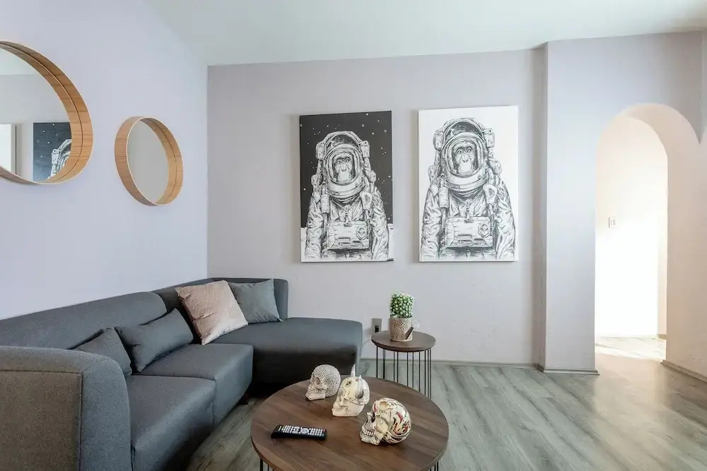 Luxury in the Heart of Roma - Elevator - Sleeps 7