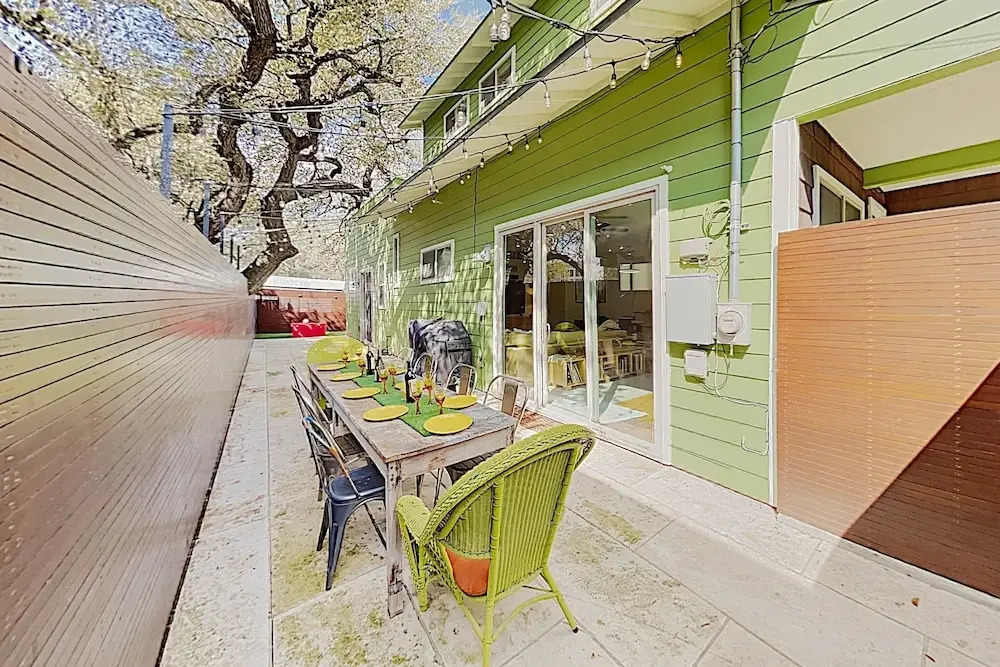New Listing! Bouldin Creek W/ Rooftop Deck 4 Bedroom Home