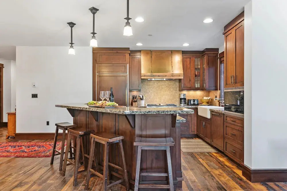 Arrowleaf Lodge at Deer Valley Resort - Three Bedroom Residence #110 3 Condo