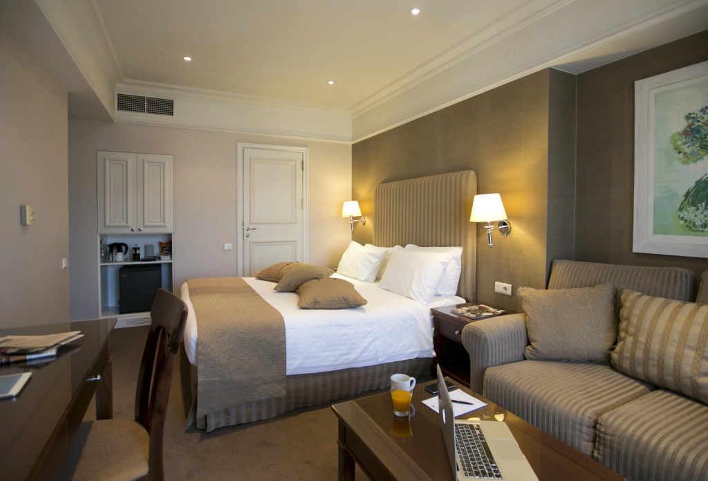 Hera Hotel