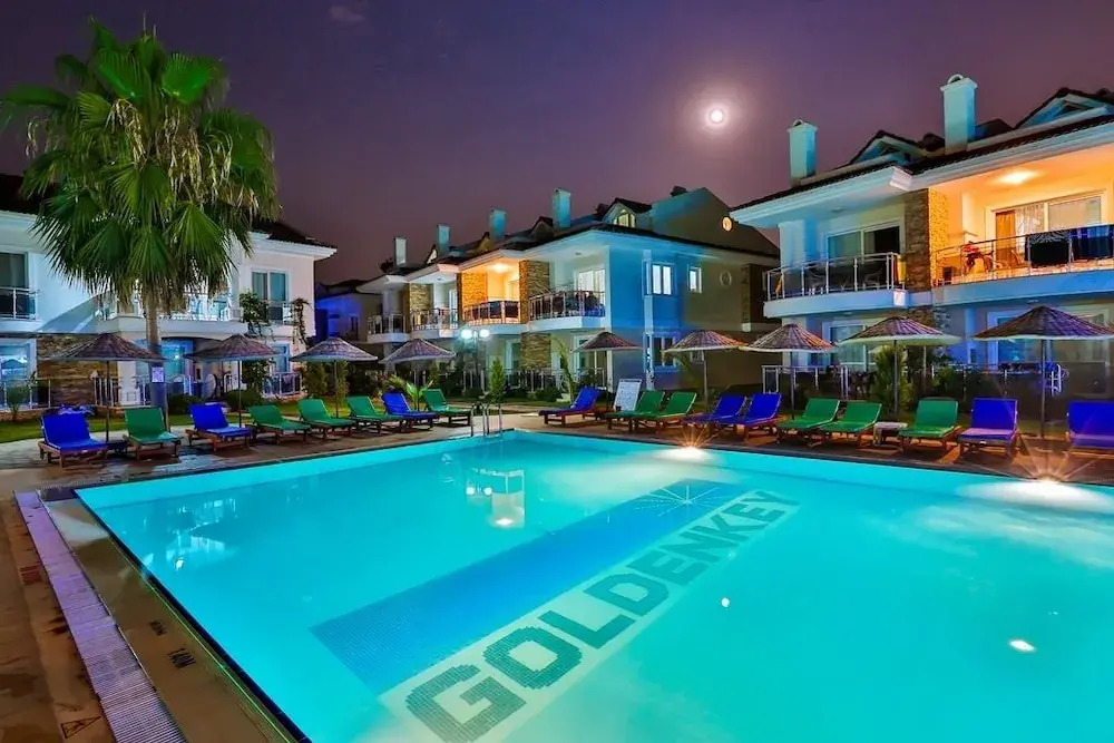 Golden Life Blue Green Residence