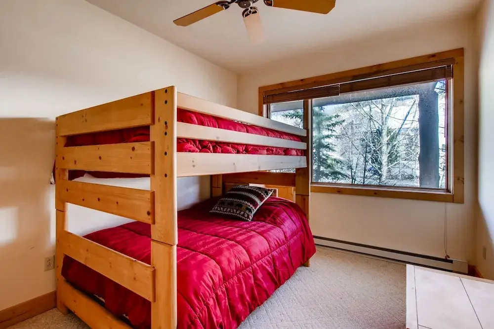 3br Townhome With Mountain Views & Garage 3 Bedroom Townhouse - No Cleaning Fee! by RedAwning