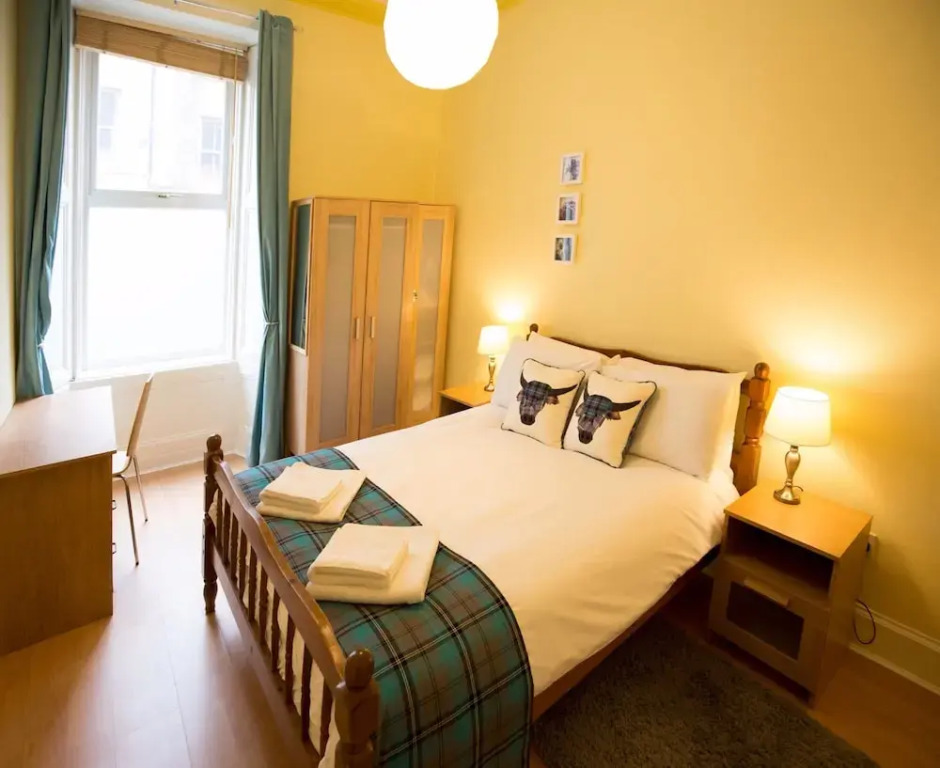 3 Bedroom Flat in South Centre of Edinburgh Sleeps 6