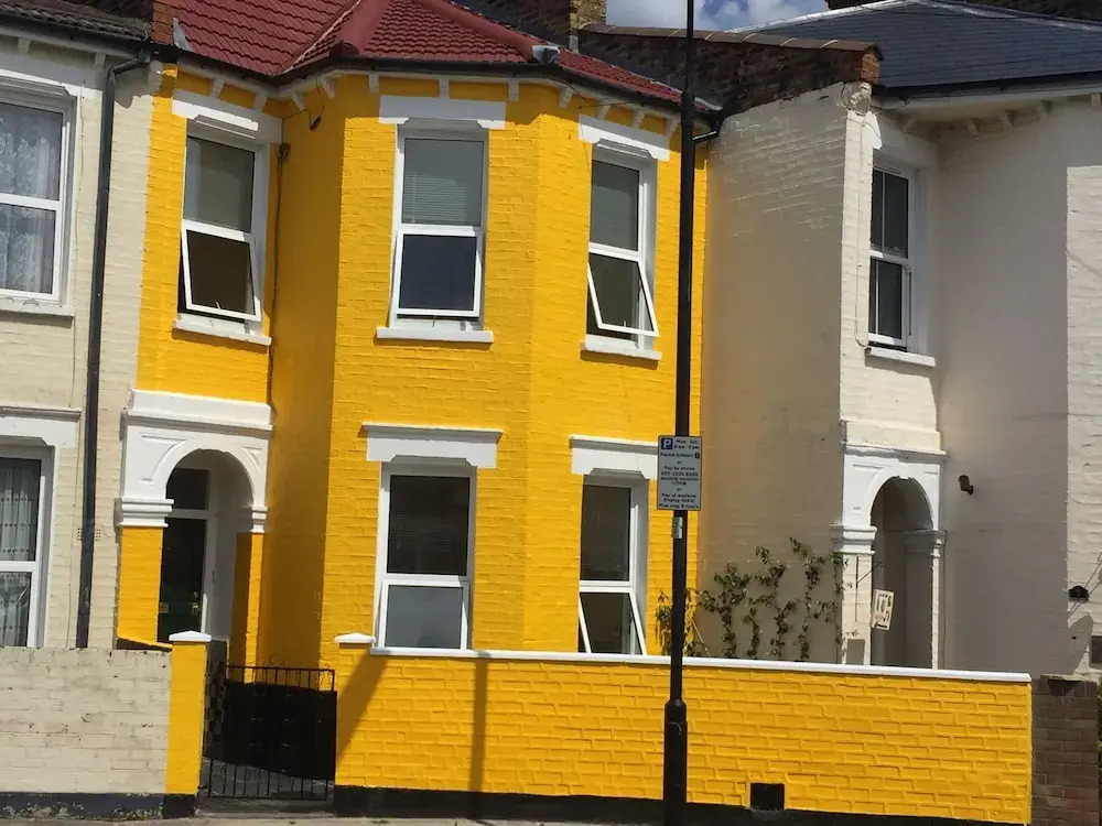 Inviting 6-bed House in London