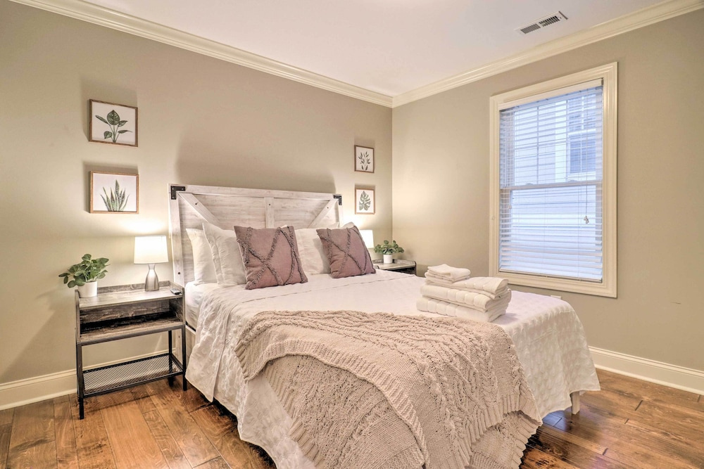 Modern Black Mountain Cottage: 17 Mi to Asheville!