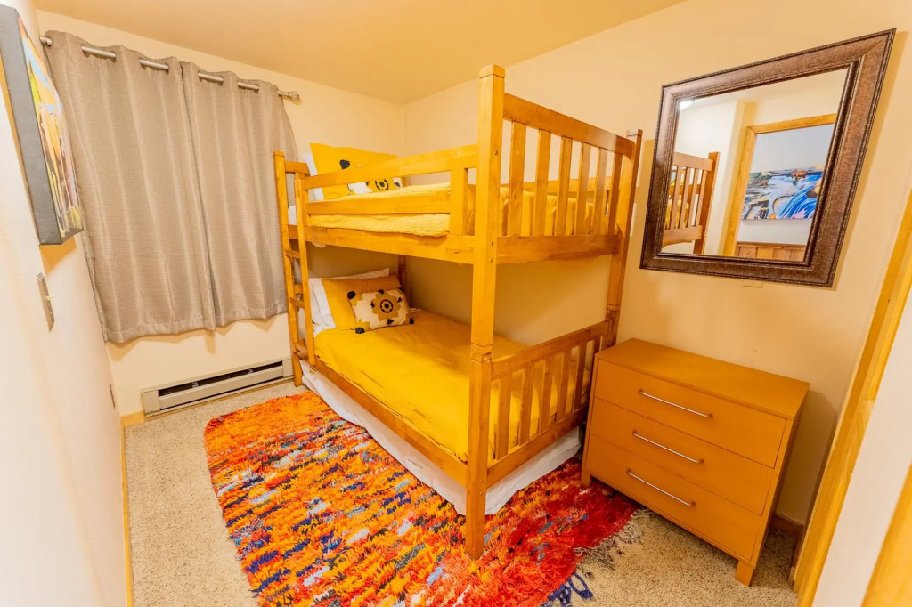 The Yak Shack: Incredible Mountain View Condo