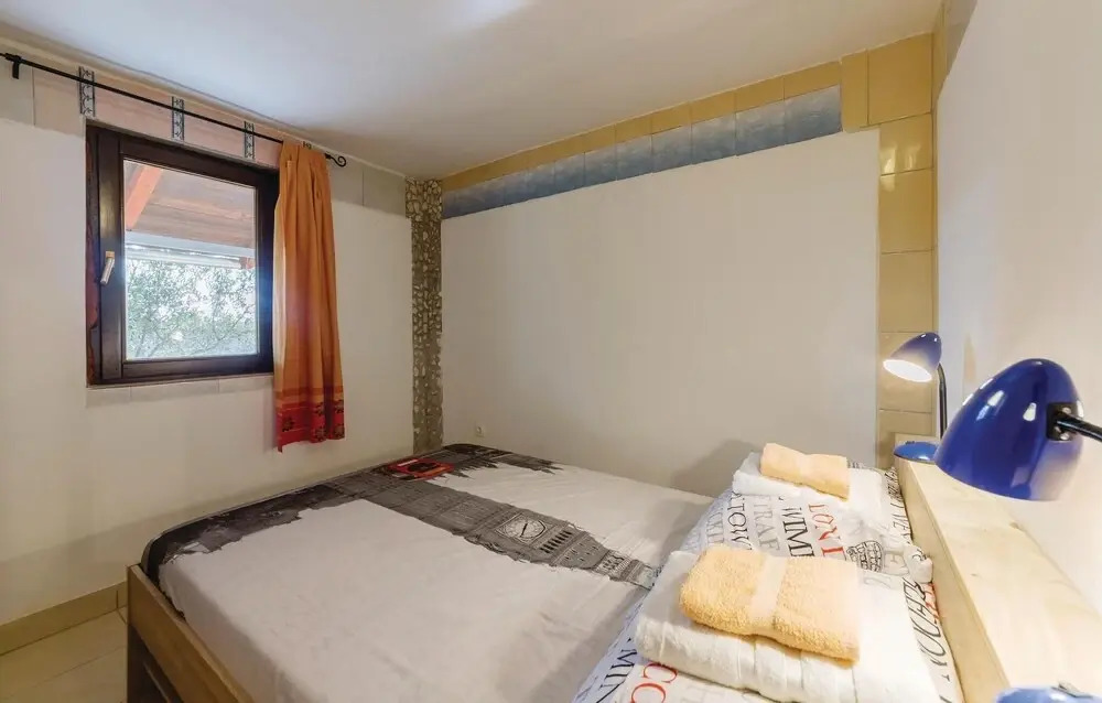 Awesome Home In Valtura